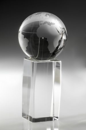 Glastrophäe "Arcu Award" mit Lasergravur