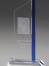 Glastrophäe "Clear Line Award" mit Lasergravur