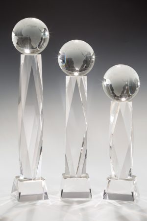 Glastrophäe "Globus Award" mit Lasergravur