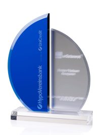 Glaspokal "Blue Sail Award" mit Glasgravur