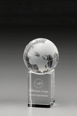 Glaspokal "Orbis Award" mit Lasergravur