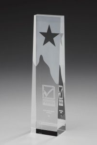 Glastrophäe "Star Obelisk Award" mit Glasgravur