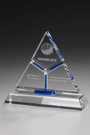 Glaspokal "Summit Award" mit Glasgravur