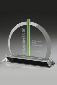 glaswert-bellingham-award-emerald-crystal-glaspokal