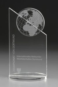 Glaspokal "Dominato Award" mit Lasergravur