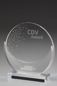 Glaspokal "Iocus Award" mit Lasergravur