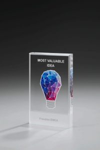Glaspokal "Lorum Award" mit Lasergravur