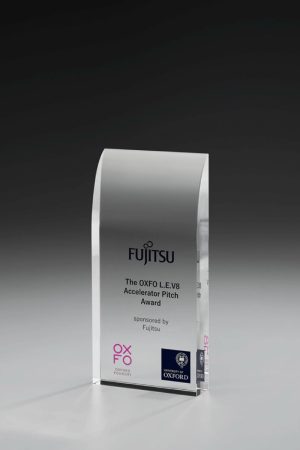 Glaspokal "Raidon Award" mit Lasergravur