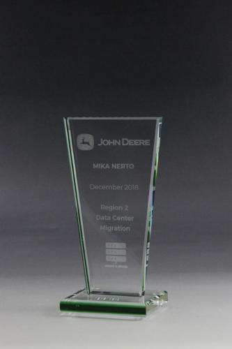 Glaspokale, Awards, Gravur, Awards gravieren, Glaspokal mit Gravur, Lasergravur, Acryglastrophäe, Pokal mit Lasergravur, Awards mit Lasergravur, 