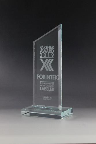 Glaspokale, Awards, Gravur, Awards gravieren, Glaspokal mit Gravur, Lasergravur, Acryglastrophäe, Pokal mit Lasergravur, Awards mit Lasergravur, 