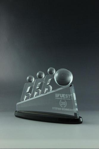 Glaspokale, Awards, Gravur, Awards gravieren, Glaspokal mit Gravur, Lasergravur, Acryglastrophäe, Pokal mit Lasergravur, Awards mit Lasergravur, 