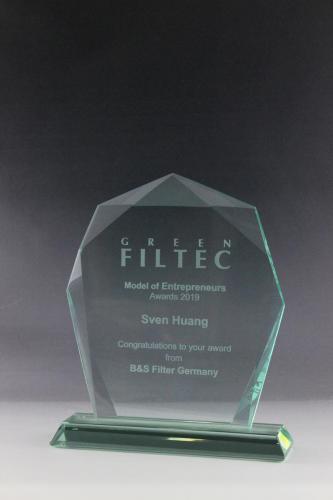 Glaspokale, Awards, Gravur, Awards gravieren, Glaspokal mit Gravur, Lasergravur, Acryglastrophäe, Pokal mit Lasergravur, Awards mit Lasergravur, 