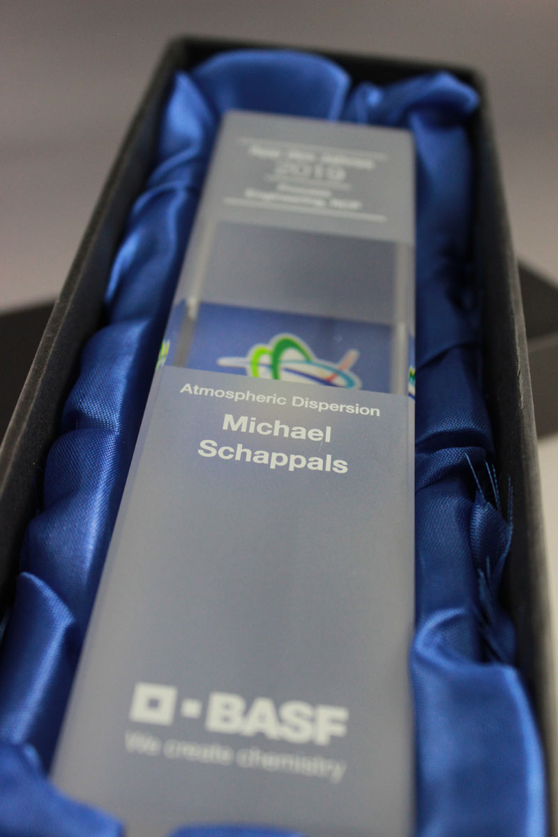 Glastrophäe mit UV-Direktdruck als Gravur