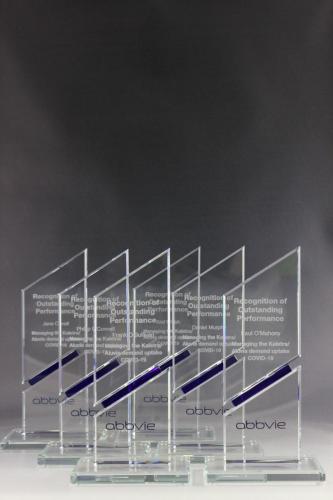 Glastrophäen mit Lasergravur für die Firma Abbvie