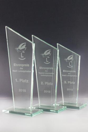 Glastrophäe mit Lasergravur