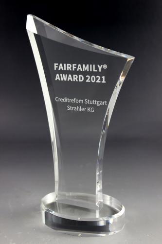 Glastrophäe mit einer Lasergravur auf einem Acrylglastrophäe