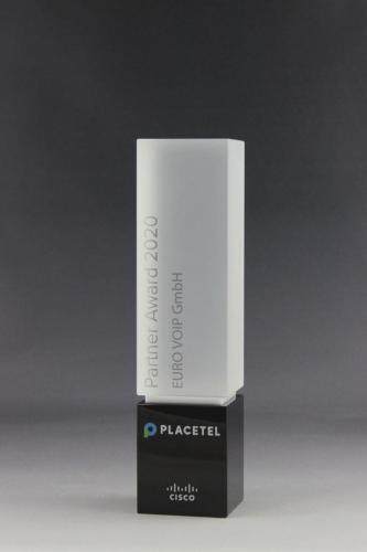 Glaspokal der Cubix Award Kollektion für die Firma Placetel mit UV-Direktdruck