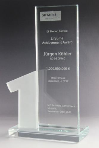 Glastrophäe mit Lasergravur