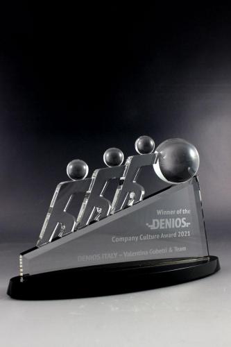 Glastrophäe mit einer Lasergravur