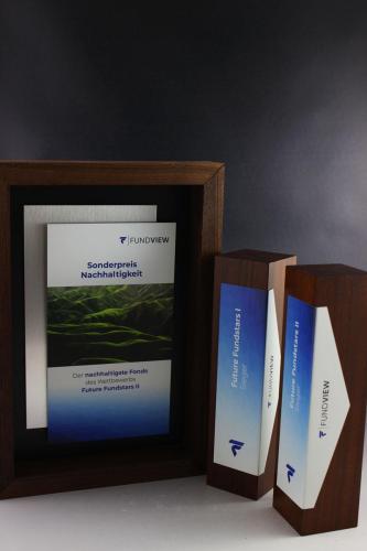 Drei Holztrophäe mit UV-Direktdruck